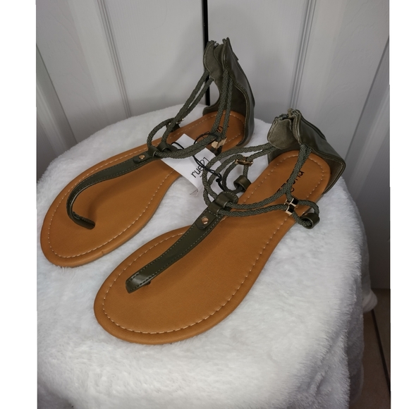 Sandals bundle - Picture 3 of 4